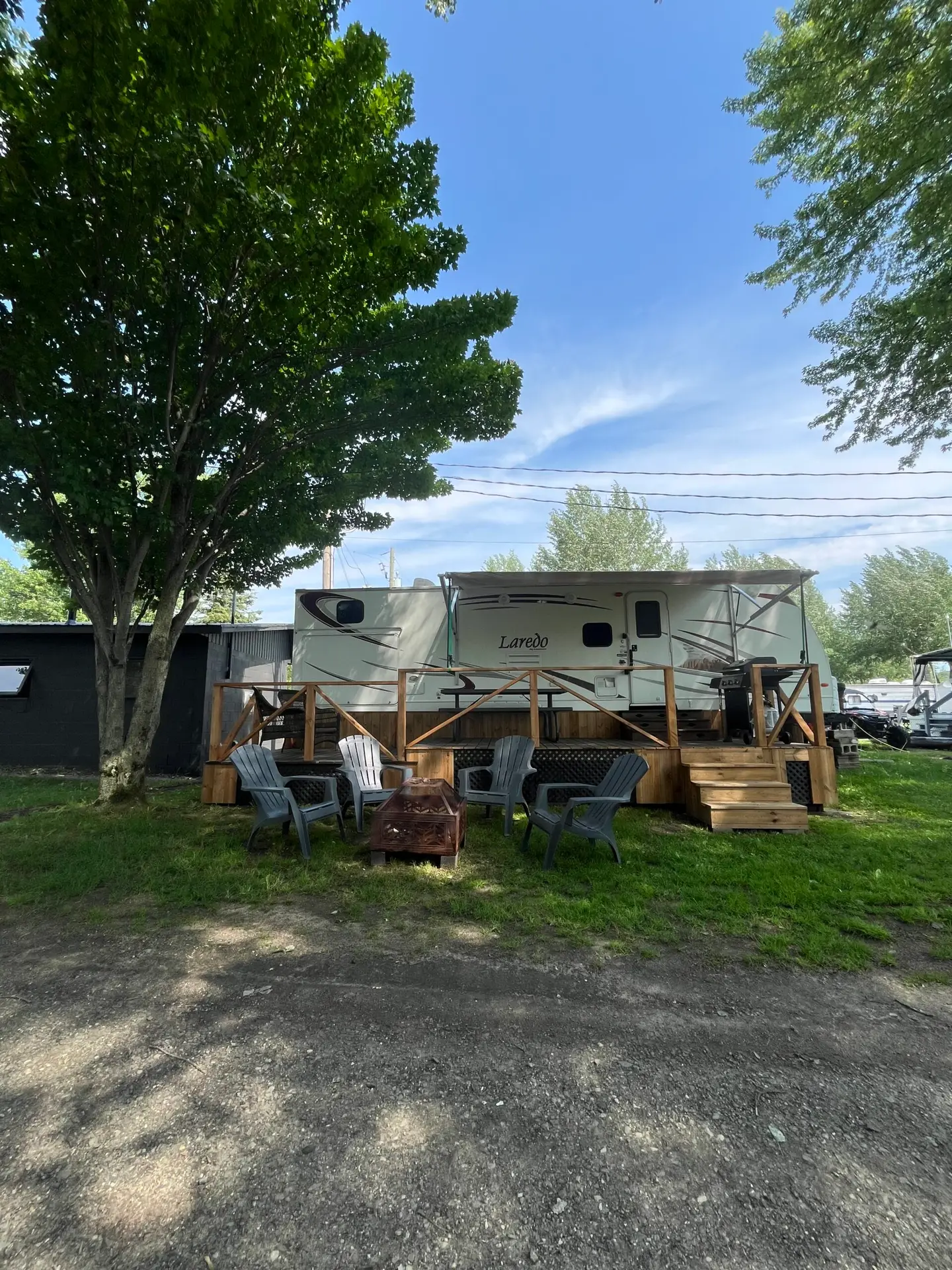 roulotte prête à camper au camping des Bois-Francs roulotte prête à camper au camping des Bois-Francs